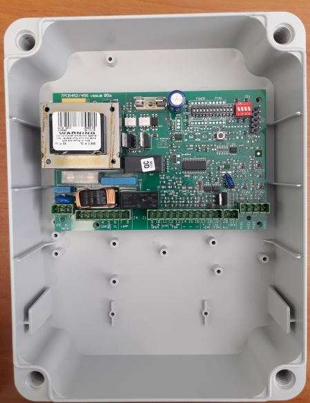 coffret   larg 190 X haut 250 X prof 90