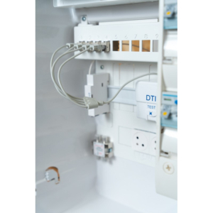 COFFRET DE COMMUNICATION G3: 4RJ45 CAT 6A TV + BORNIER TERRE + REP TV